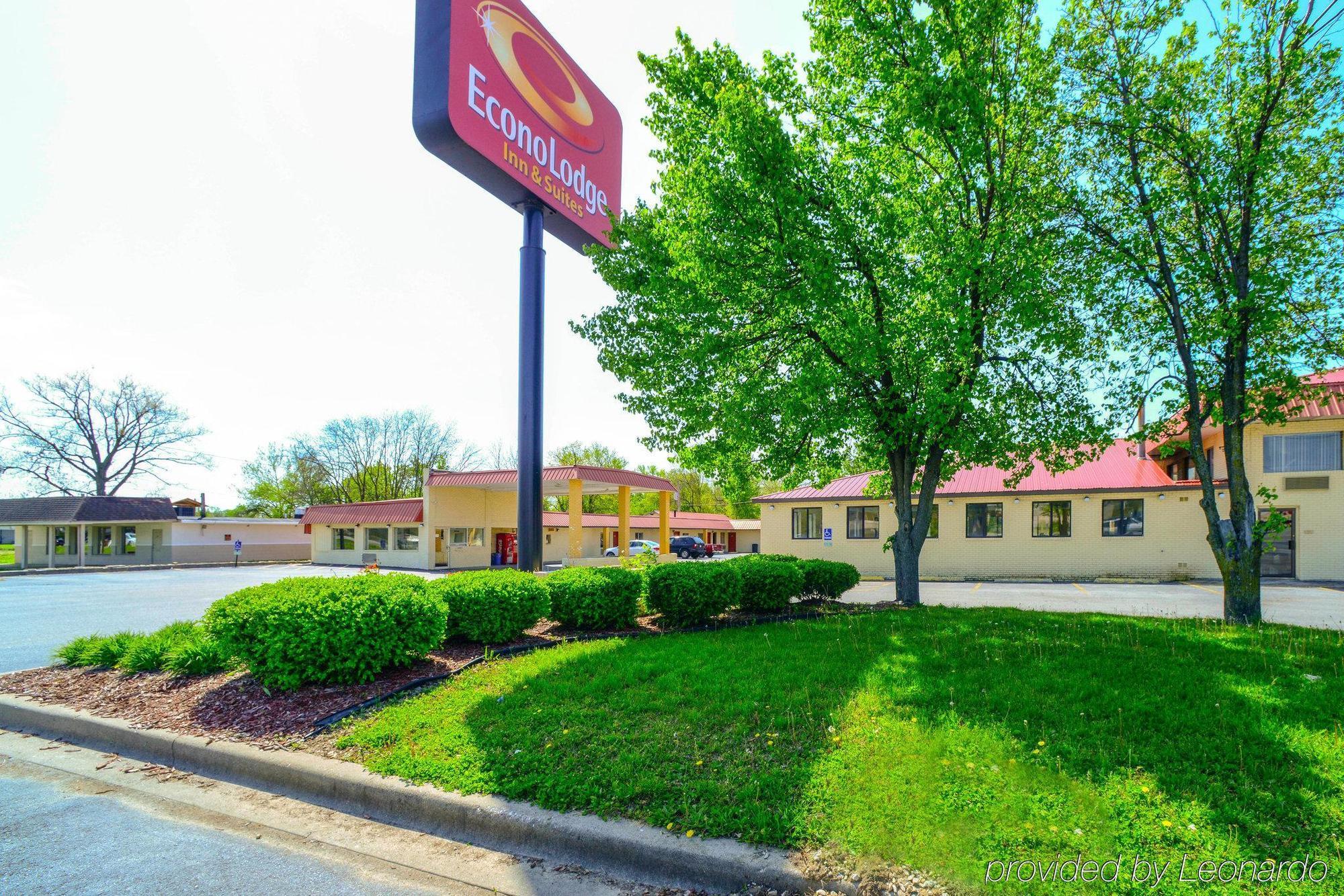 Econo Lodge Inn & Suites Carbondale Bagian luar foto