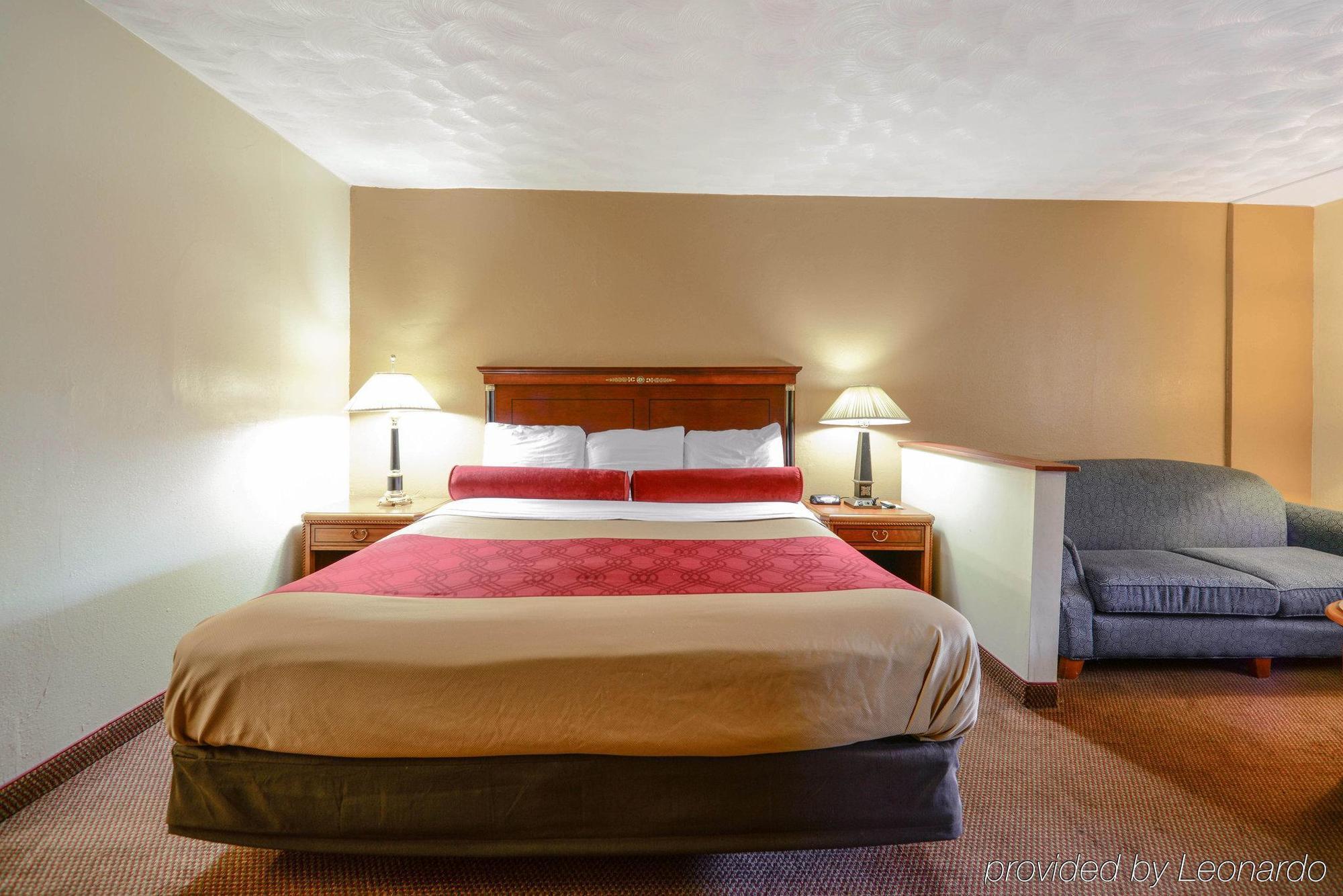 Econo Lodge Inn & Suites Carbondale Bagian luar foto